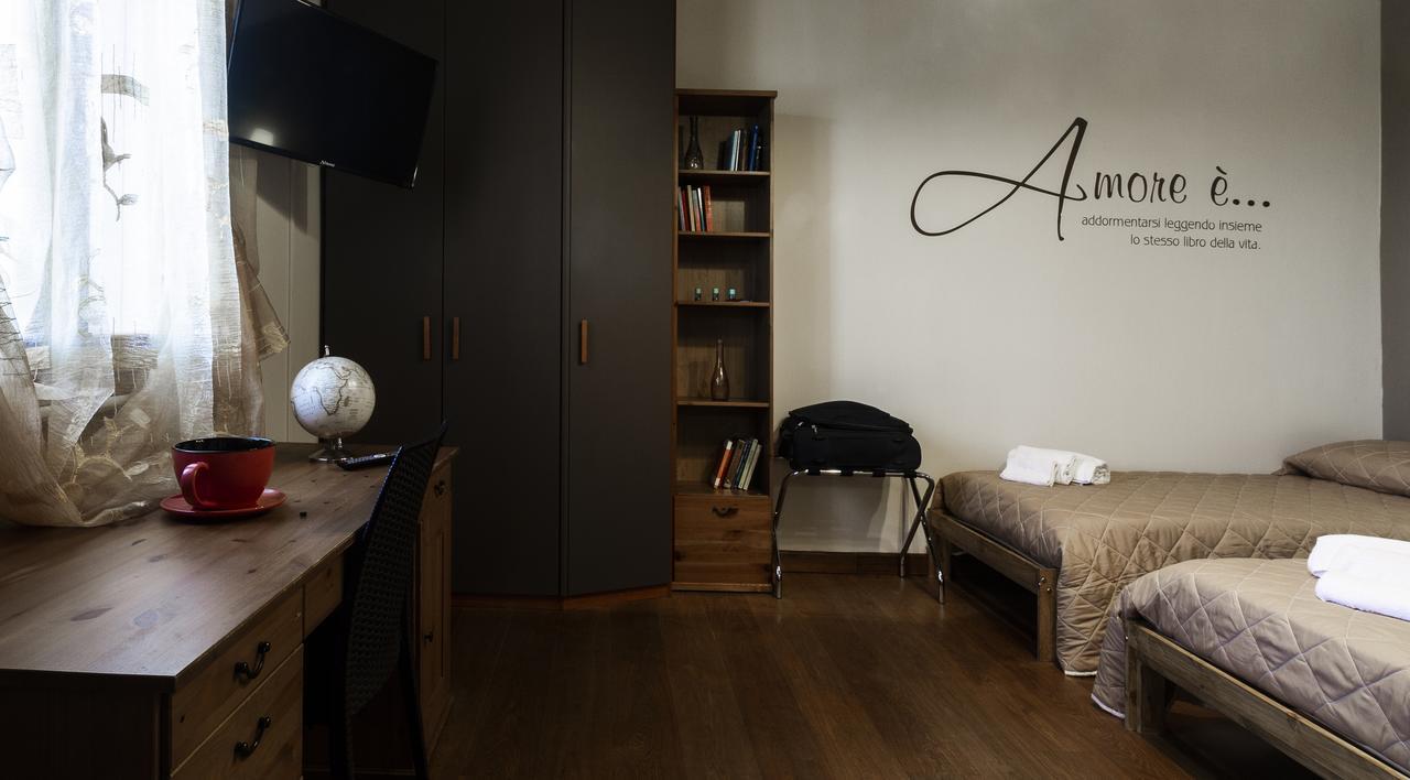 Flori'S Bed & Breakfast Viareggio Bagian luar foto