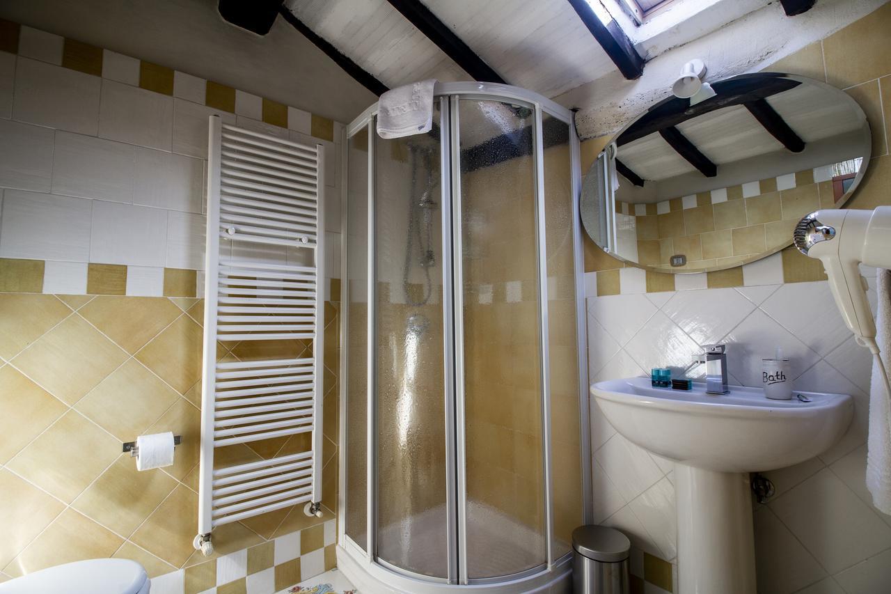 Flori'S Bed & Breakfast Viareggio Bagian luar foto