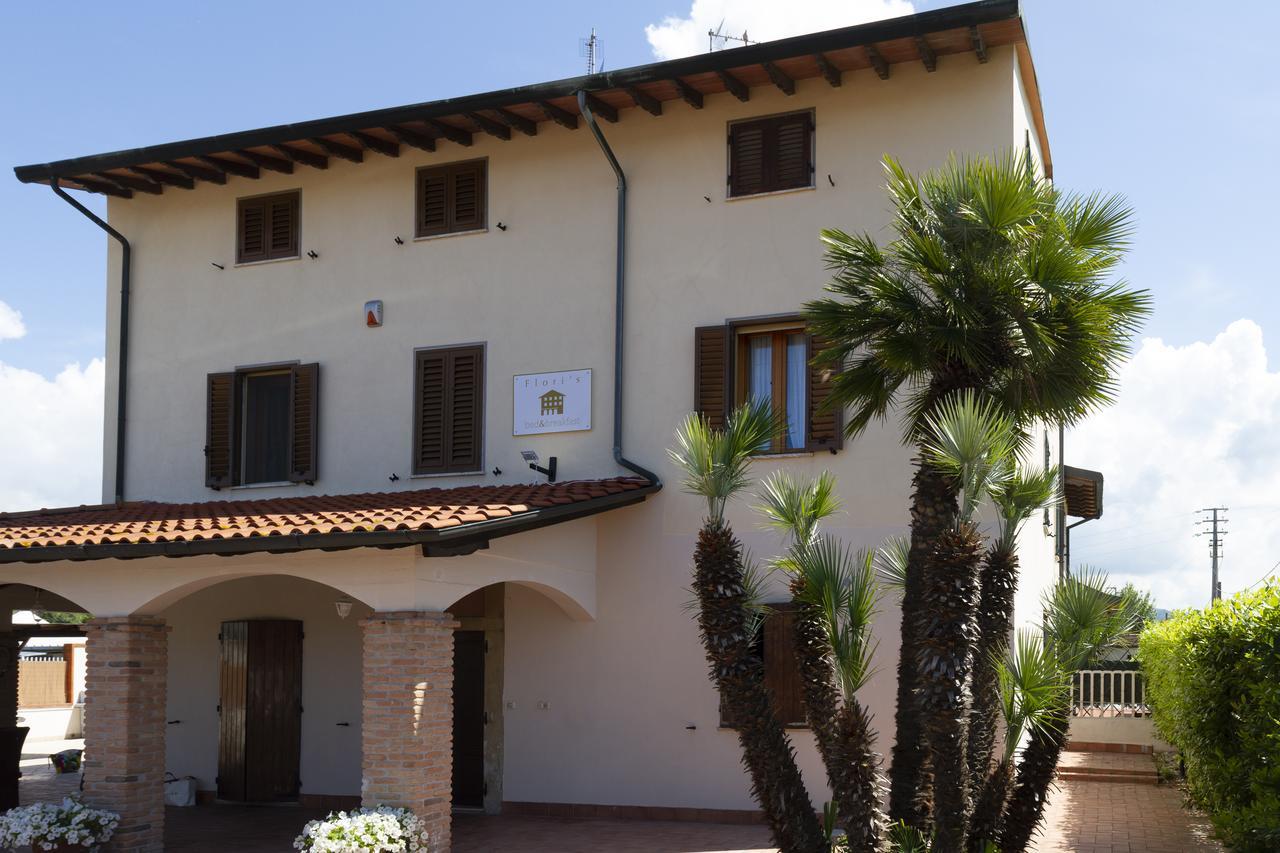 Flori'S Bed & Breakfast Viareggio Bagian luar foto