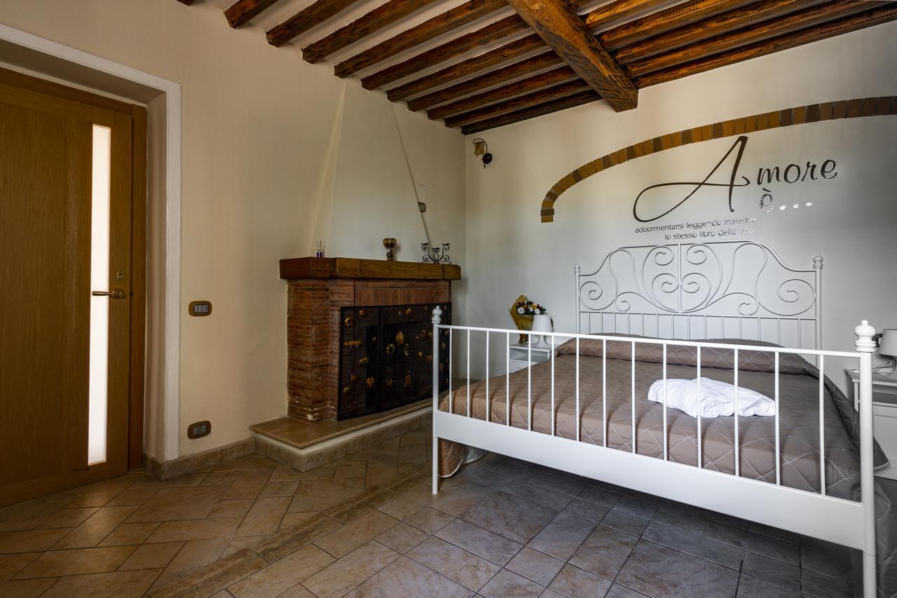 Flori'S Bed & Breakfast Viareggio Bagian luar foto