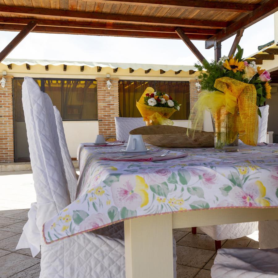 Flori'S Bed & Breakfast Viareggio Bagian luar foto