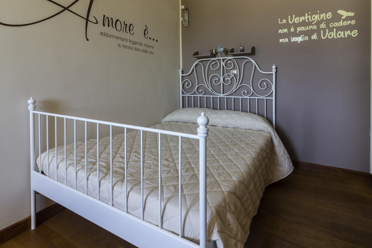 Flori'S Bed & Breakfast Viareggio Bagian luar foto