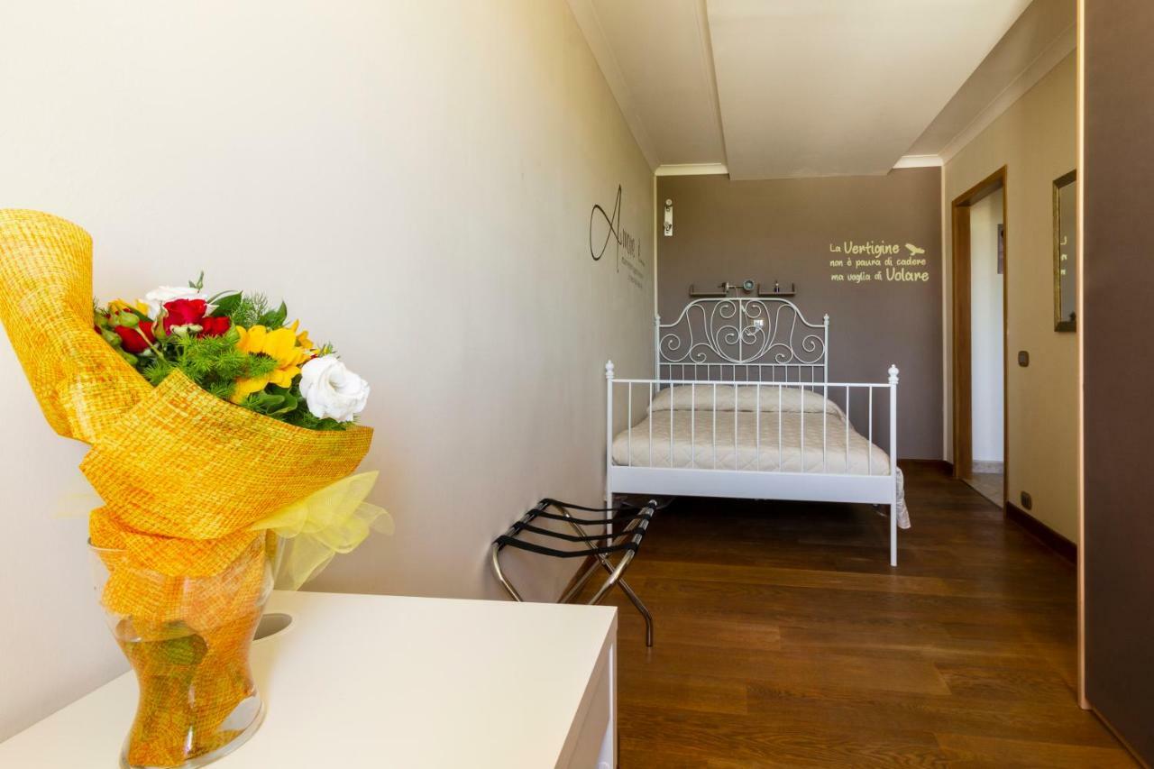 Flori'S Bed & Breakfast Viareggio Bagian luar foto