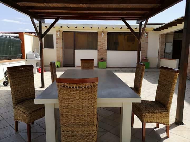 Flori'S Bed & Breakfast Viareggio Bagian luar foto